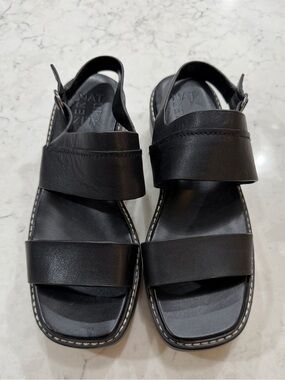Naturalized Holden Black Leather Strappy Sandals size 6.5